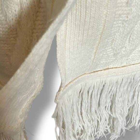 Vintage Cream Knit Cape Poncho Fringe Trim Button Up Boho Western Cloak Shawl - Picture 6 of 9